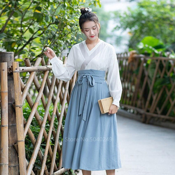 Kimono Japonés Largo Mujer Blanco y Azul | Ramen Nation
