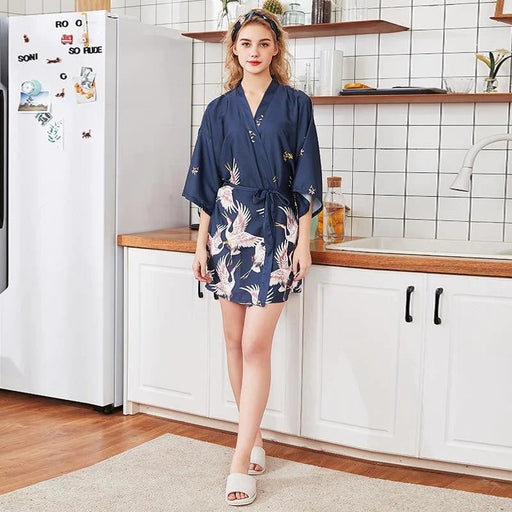Pijama tipo kimono para mujer Patrón de grulla japonesa corta | Ramen Nation