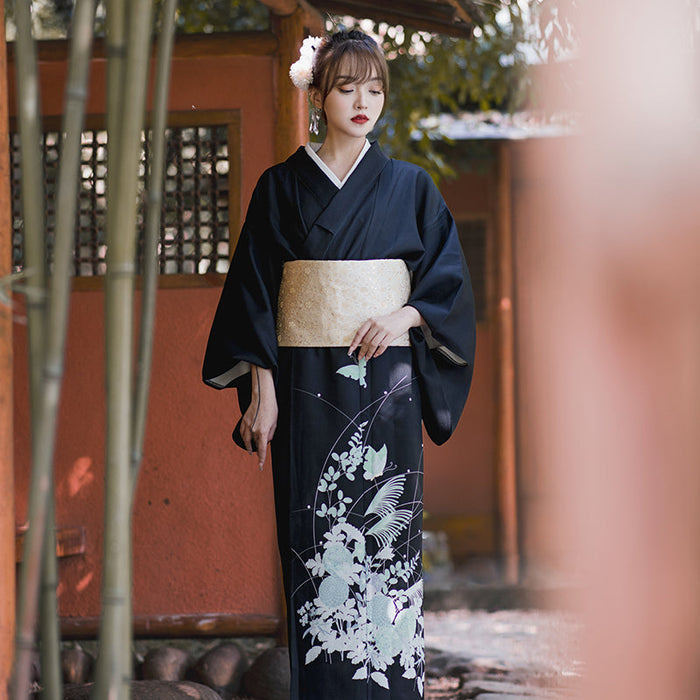 Yukata negro con estampado de flores para mujer | Ramen Nation